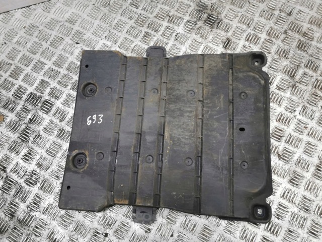 VAG 5Q0825229C Защита днища левая в наличии Кривой Рог
