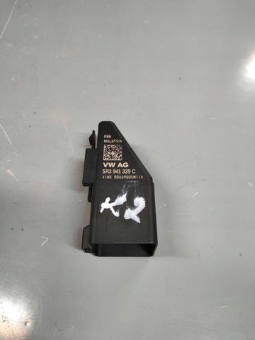 5R3941329C VAG купить в Винница