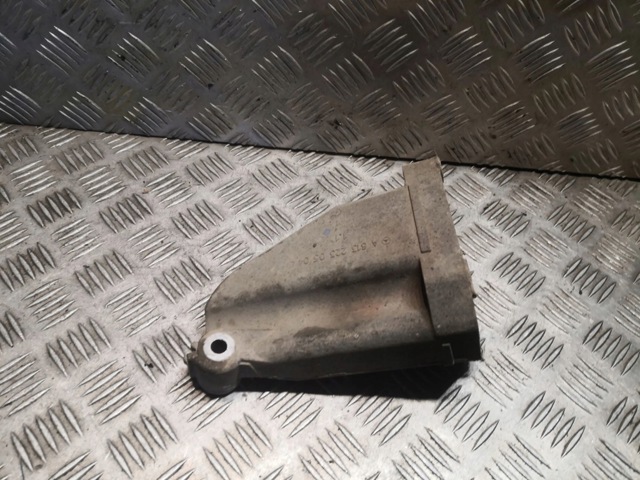 6132230504 MERCEDES Кронштейн подушки (опоры) двигателя правой купить в Ужгород