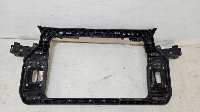 Кронштейн для радиатора 641013K000 HYUNDAI