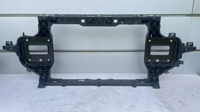 HYUNDAI 64101CV000 Рамка радиатора в наличии Киев