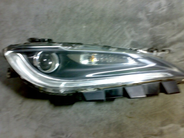 CHRYSLER 68145672AE Правая фара в наличии Тернополь