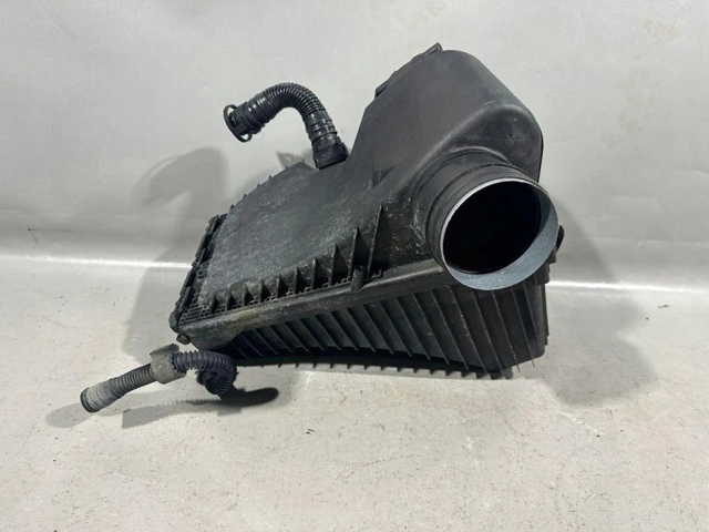 Корпус воздушного фильтра в сборе 7P0129607B VAG