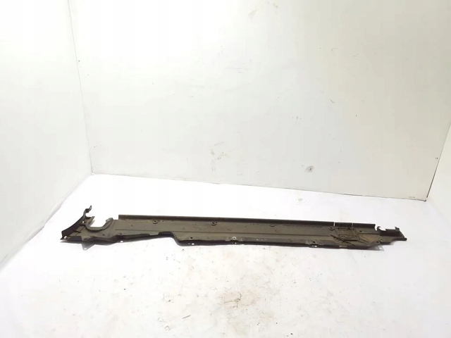VAG 7P0825202C Защита днища правая в наличии Киев