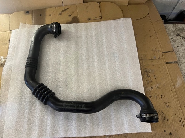 8200273825 RENAULT Патрубок интеркулера купить в Каменское