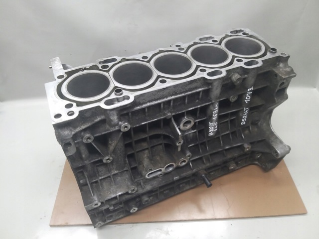 Блок двигателя 8642831 VOLVO