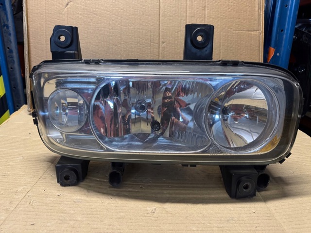 MERCEDES 9738202561 Правая фара в наличии Запорожье