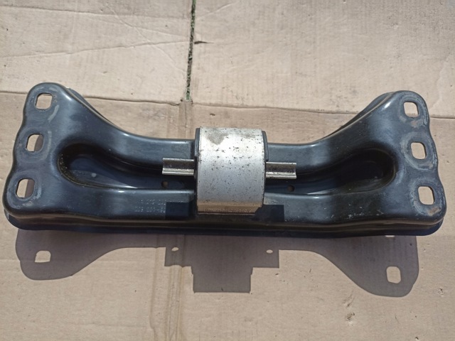 MERCEDES A2052405300 Подушка трансмиссии (опора коробки передач) в наличии Николаев