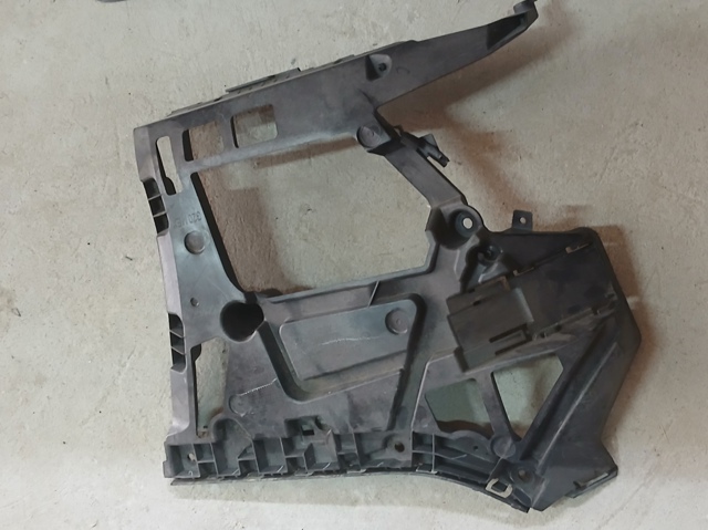 51127427968 BMW Кронштейн бампера заднего правый купить в Ирпень