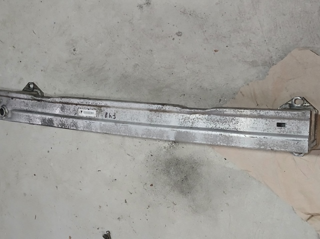 Усилитель бампера заднего 7332320 BMW