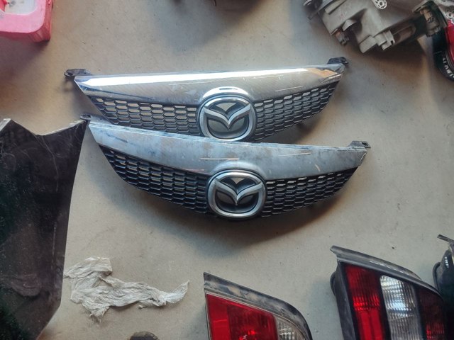 Решетка GJ6A50712 MAZDA