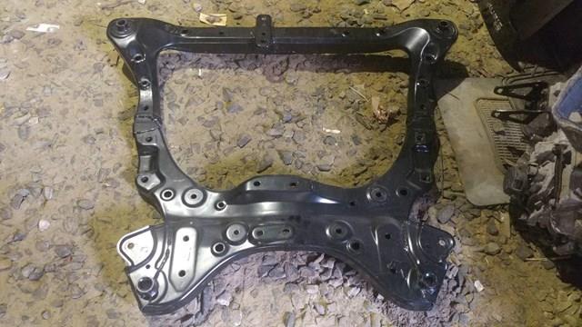 Передняя балка 511000R010 TOYOTA