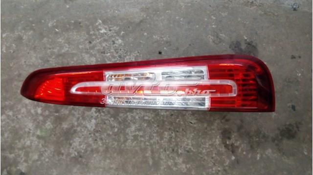 Фонарь задний правый 1543051 FORD