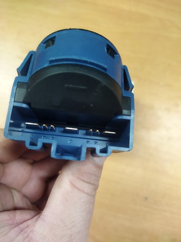 FORD 1677532 Контактная группа замка зажигания в наличии Чернигов