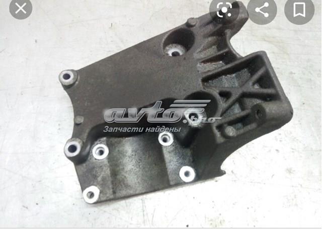 Кронштейн компрессора кондиционера 1715451 FORD