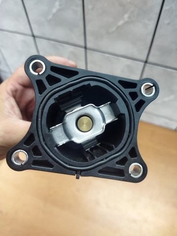 31293767 VOLVO Корпус термостата купить в Полтава