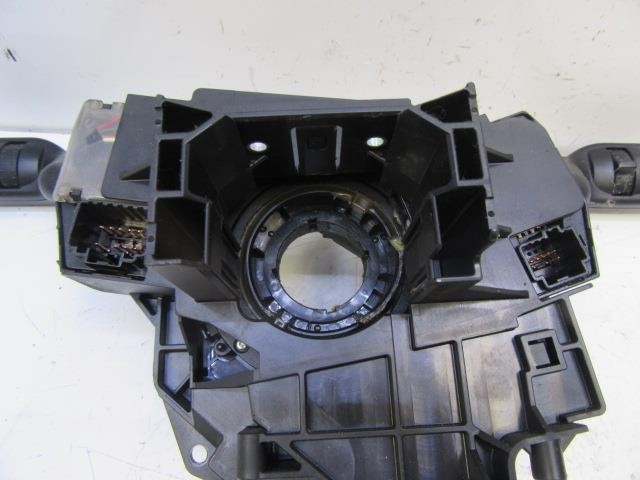 FORD 1383689 Правый подрулевой переключатель в наличии Каменское