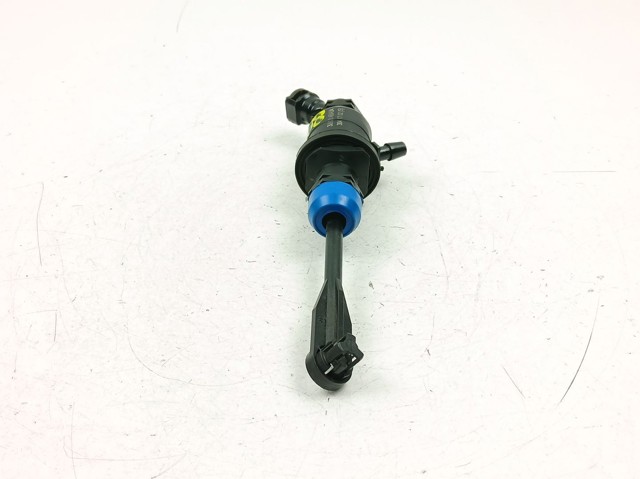 NISSAN 306104BA0A Главный цилиндр сцепления в наличии Ровно
