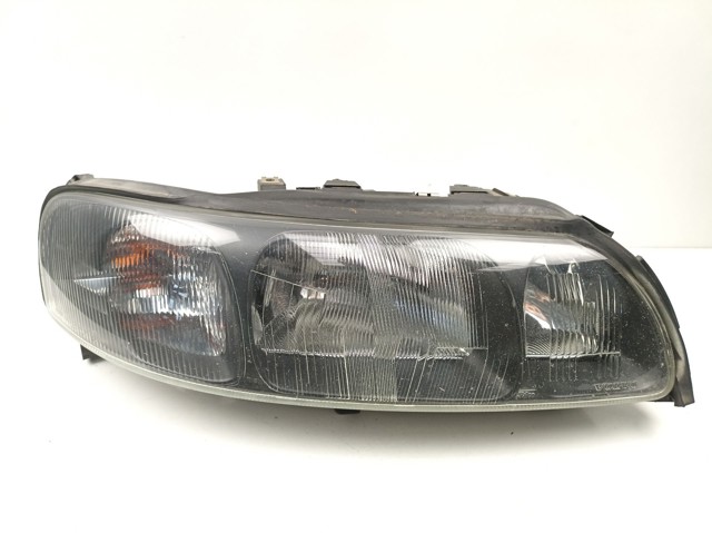 VOLVO 8659611 Правая фара в наличии Тернополь