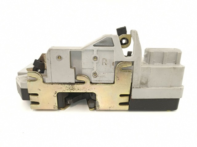 913870 PEUGEOT Замок двери задней правой купить в Тернополь