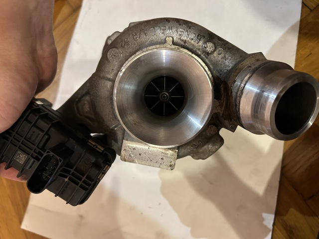 Турбонагнетатель 11658570083 BMW