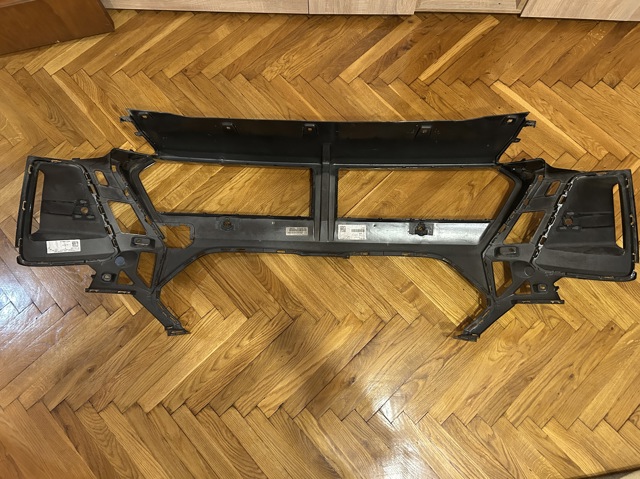 BMW 51115A9CF29 Центральная часть переднего бампера в наличии Киев