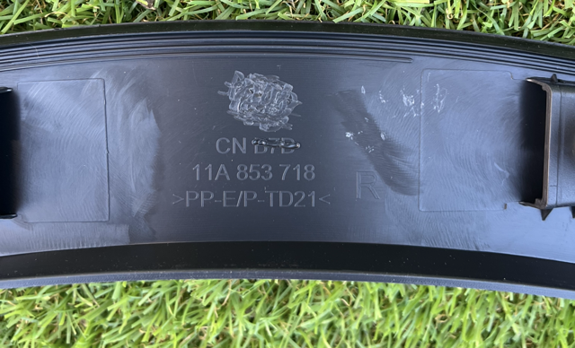 11A8537189B9 Расширитель (накладка) арки переднего крыла правый купить Кривой Рог