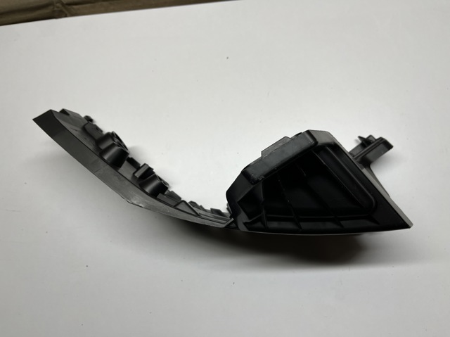 Кронштейн бампера заднего, правый 12G807394A VAG