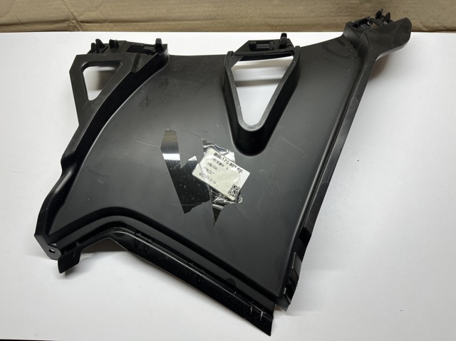 VAG 12G807884 Кронштейн бампера переднего правый в наличии Запорожье