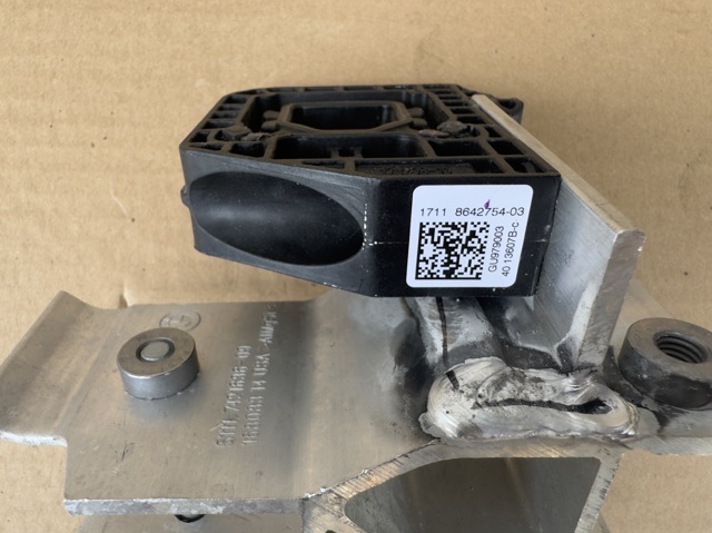 51117399966 BMW Кронштейн радиатора нижний купить в Ровно