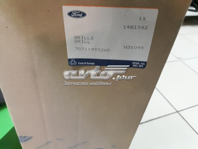 1481542 FORD Заглушка (решетка) противотуманных фар бампера переднего правая купить в Ровно