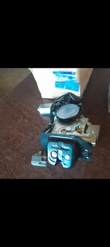 Замок и ручка двери задка 7A1A7843102AJ FORD