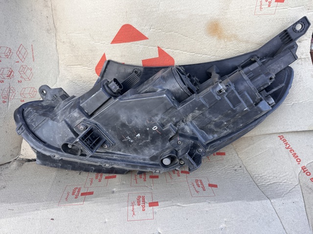 92102C1000 Фара правая купить Запорожье