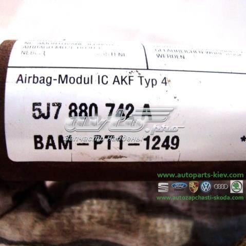 VAG 5J7880742A Шторка боковая, правая в наличии Черновцы
