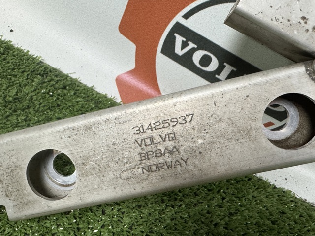 Телевизор верхний 31425937 VOLVO