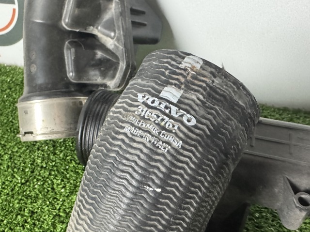 VOLVO 31657761 Шланг (патрубок) интеркуллера в наличии Львов