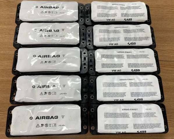 Подушка безопасности (AIRBAG) пассажирская 95B880204 PORSCHE