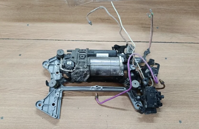 Компрессор пневмоподвески 971616006B PORSCHE