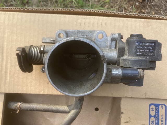 Блок дроссельной заслонки 0K2A113640 HYUNDAI