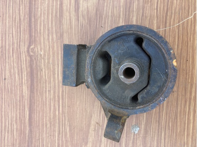 Опора двигателя 1161071C10 SUZUKI