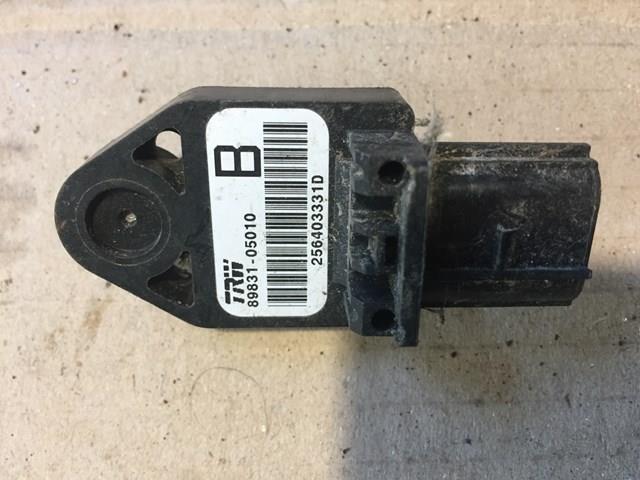 Датчик Айрбег передний 8983105010 TOYOTA