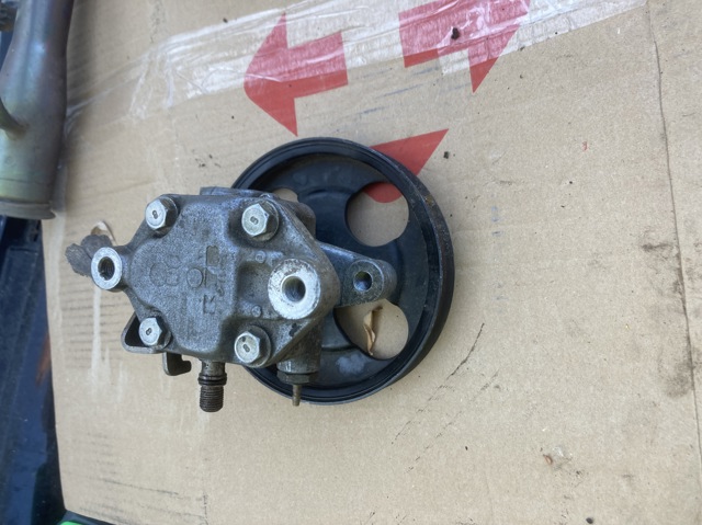 Насос гидроусилителя руля MR916044 MITSUBISHI