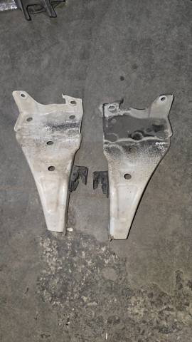 Кронштейн бампера переднего, левый 5210360250 TOYOTA