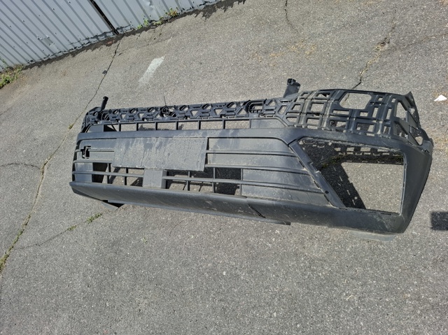 Буфер (бампер) передний 7C0807221A VAG