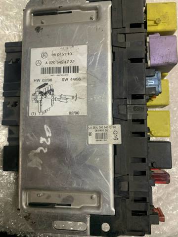 Блок реле и предохранителей A0205451732 MERCEDES