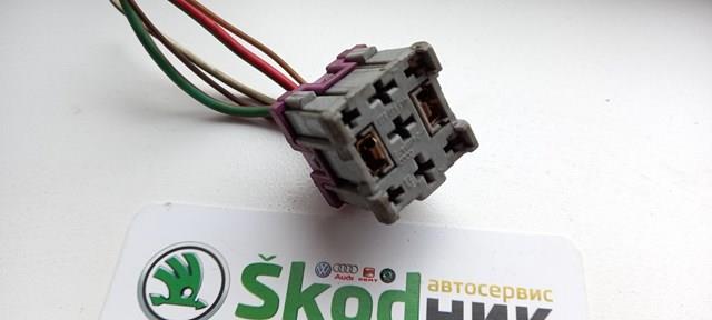 Панель предохранителей Ауди А6 C5