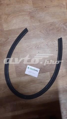 Резинка под капот 5J0823723 VAG