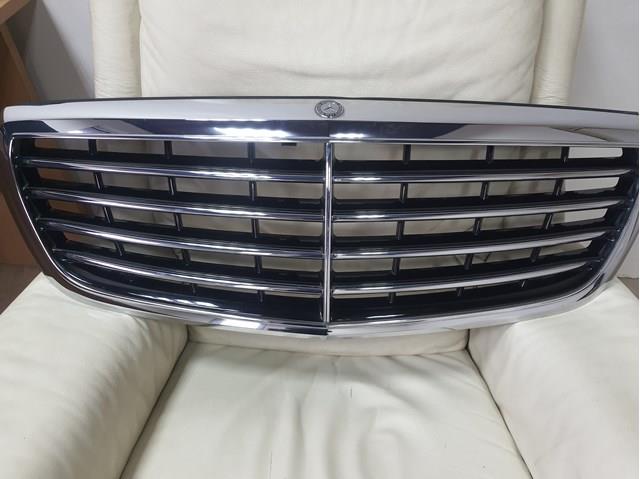 MERCEDES 2228800083 Решетка радиатора в наличии Полтава