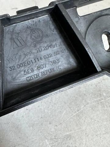 5E9807393 Направляющая заднего бампера левая купить Харьков
