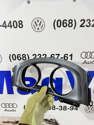 Облицовка щитка приборов "торпедо" 5GM857189 VAG